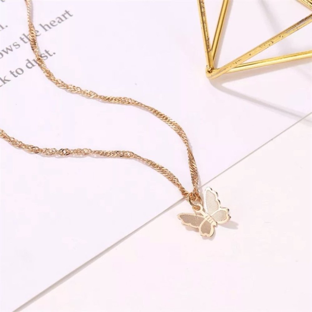 Vintage Metallic Gold Butterfly Pendant Necklace - Picture 2 of 7